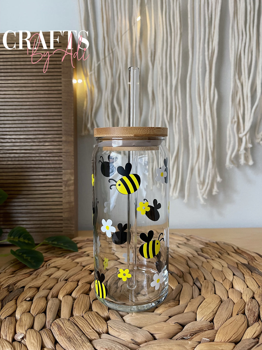Cute Bees and Daisies 20 oz Glass Cup